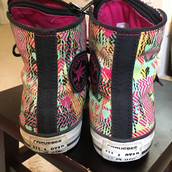 Chuck Taylor Converse High Top Sneakers - Picture 4 of 7